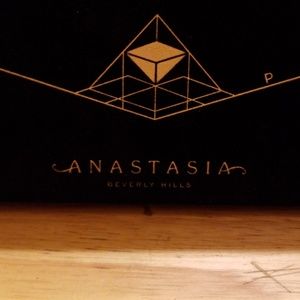 Anastasia Beverly Hills Prism palette